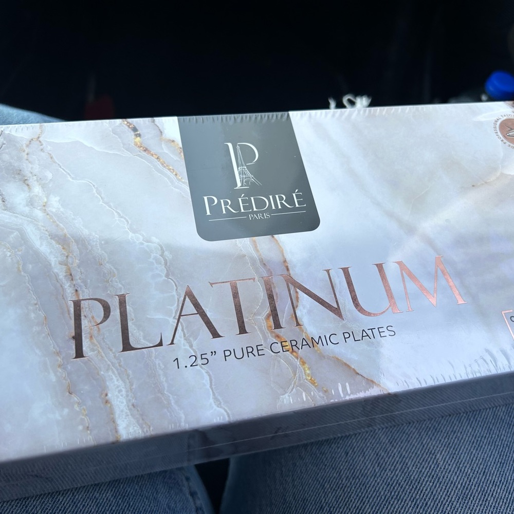 Prédiré Flat Iron with ceramic plates